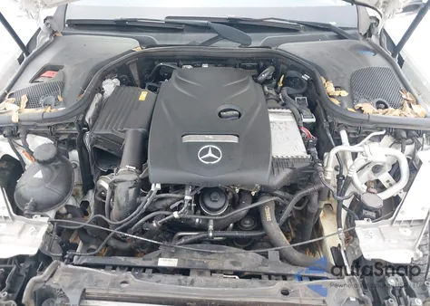 2017 Mercedes-Benz E 300 z USA, uszkodzony, nr VIN WDDZF4JBXHA172285